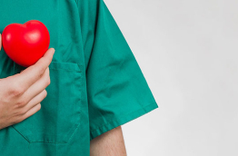 Quais riscos uma cirurgia cardíaca oferece?
